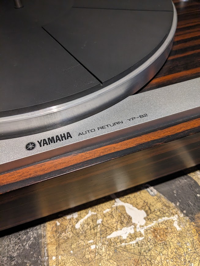 Platine Yamaha YP-B2 – Modèle hi-fi des années 80 - Image 2