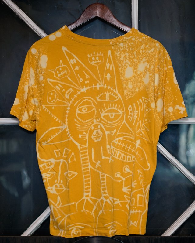T-shirt Jaune bleach art