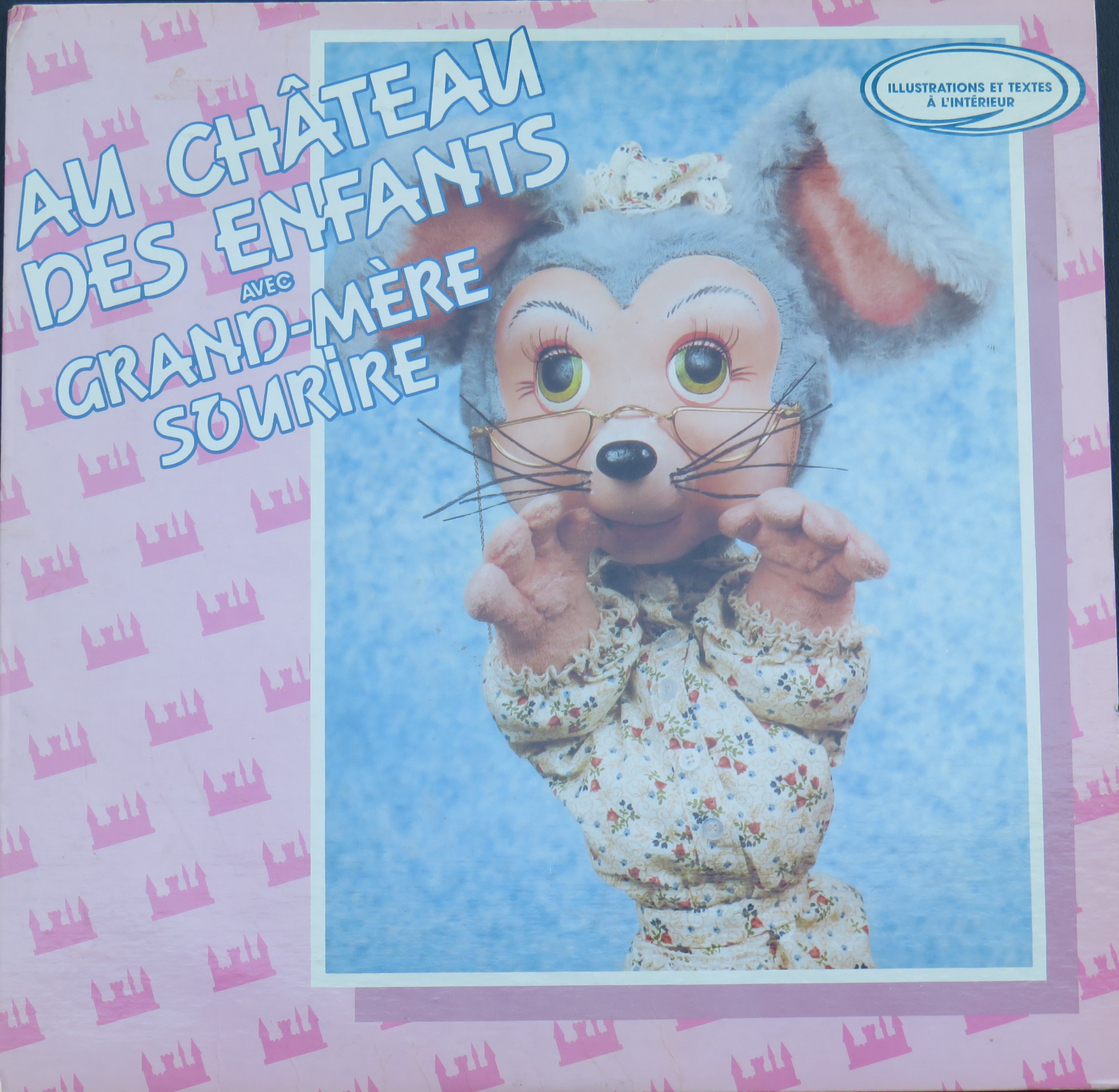 Au chateau avec grand-mere sourire